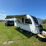 5 Sterne Wohnwagen Direkt An Der Messe - Comfortable New Caravan At Fair Trade - Floor Heating - 2 Big Beds - Fully Equipped Home - Auf Expo Plaza Und Hannover Messe - Klimaanlage - Fussbodenheizung - Reserved Camping Site On Extra Cost