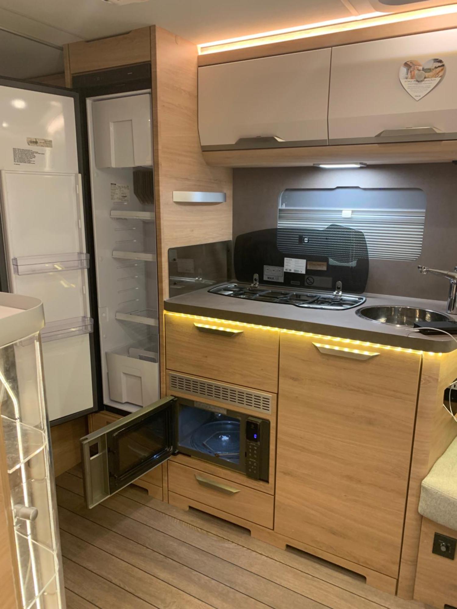 5 Sterne Wohnwagen Direkt An Der Messe - Comfortable New Caravan At Fair Trade - Floor Heating - 2 Big Beds - Fully Equipped - Auf Expo Plaza Und Messe - Klimaanlage - Fussbodenheizung - Reserved Site On Extra Cost
