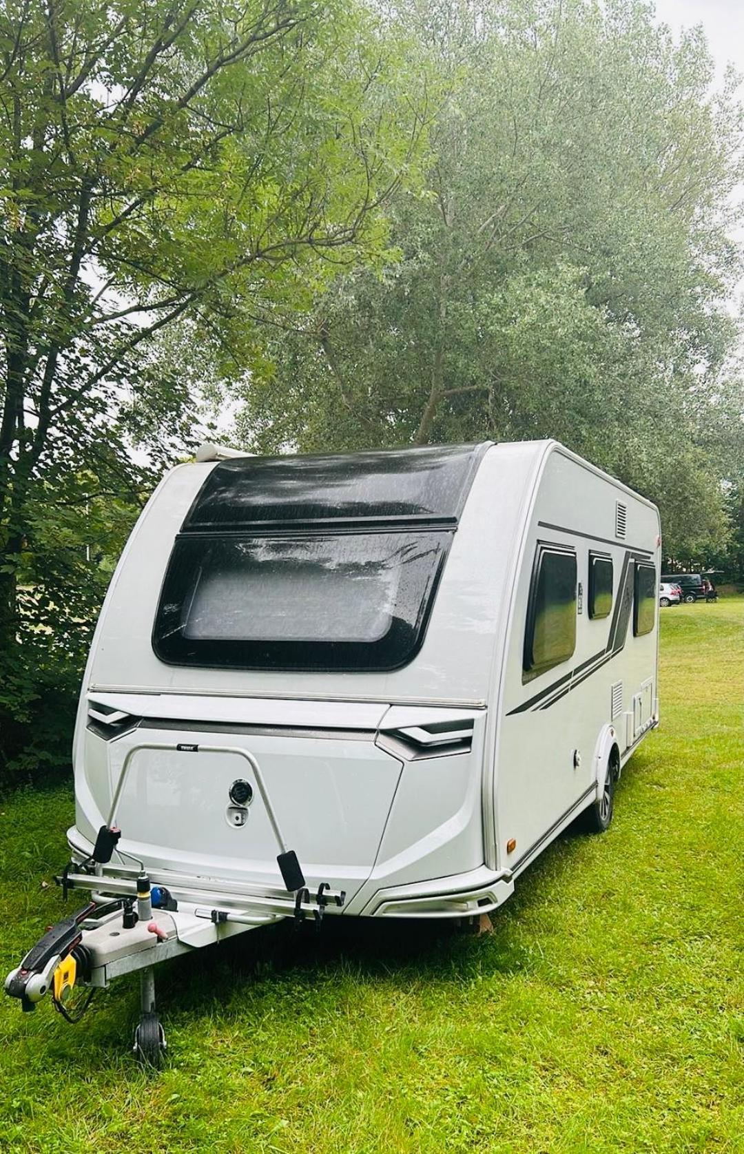 Apartment 5 Sterne Wohnwagen Direkt An Der Messe - Comfortable New Caravan At Fair Trade - Floor Heating - 2 Big Beds - Fully Equipped - Auf Expo Plaza Und Messe - Klimaanlage - Fussbodenheizung - Reserved Site On Extra Cost *